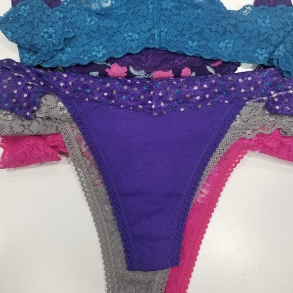 Betsey Johnson Cotton & Lace Thong Set Underwear 5 Pack - Picture 3 of 12